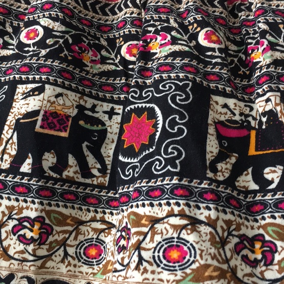 Patterned Shorts - Picture 3 of 4